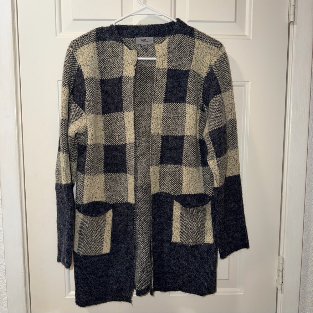 Yaira Women’s Buffalo Plaid Blue Beige Cardigan Sweater Sz Petite Medium